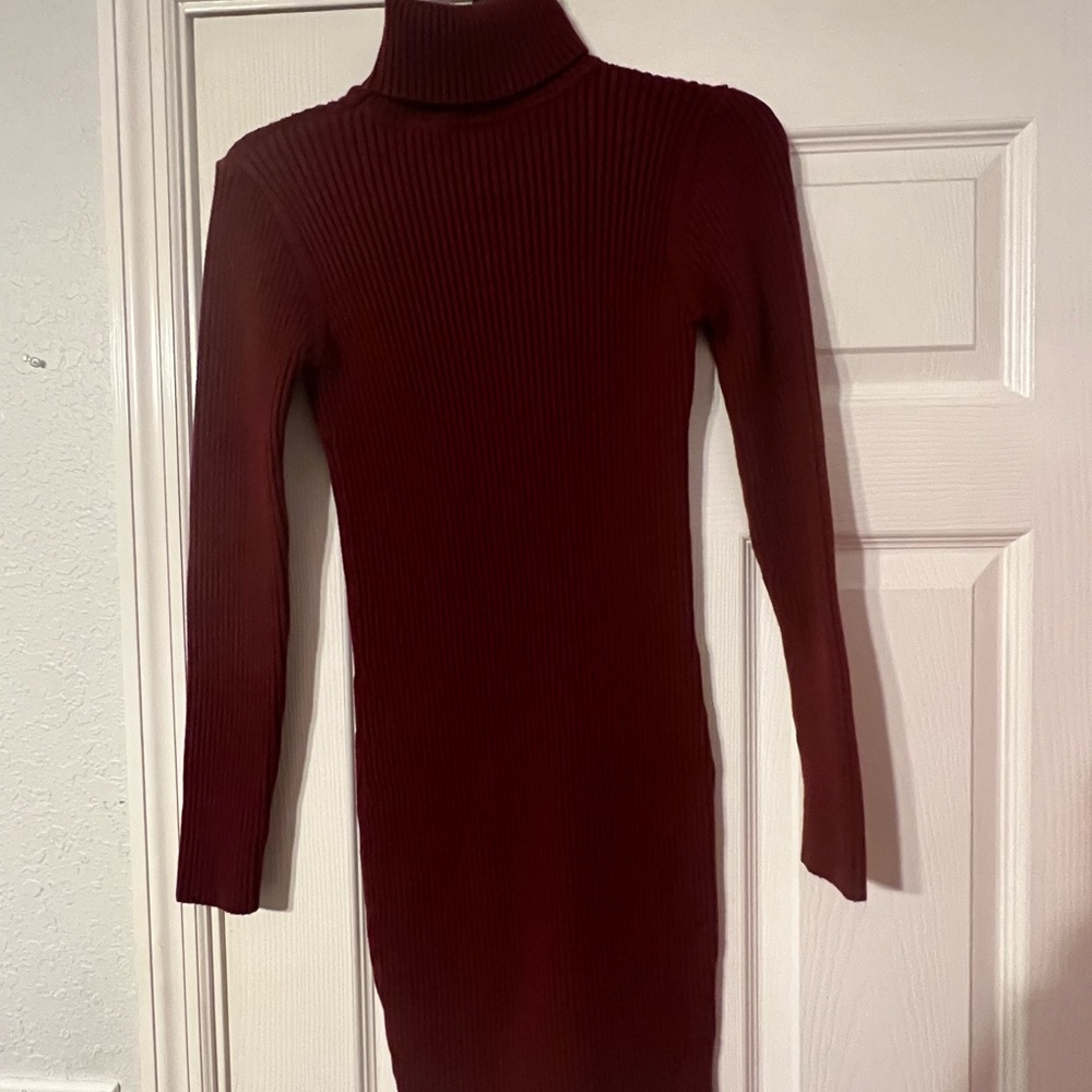 Maroon long sleeve dress!